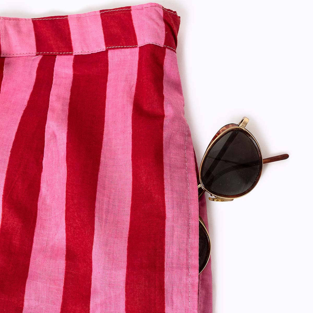 Feel Good Shorts "Love" by kikooni