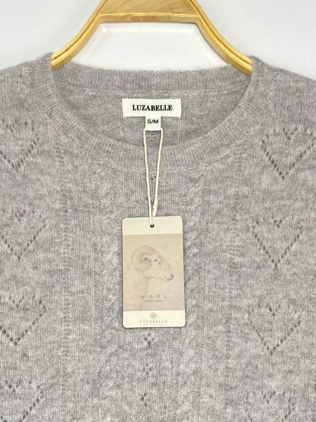 100% Wool Heart & Cable Knit Sweater – Gray – Gray