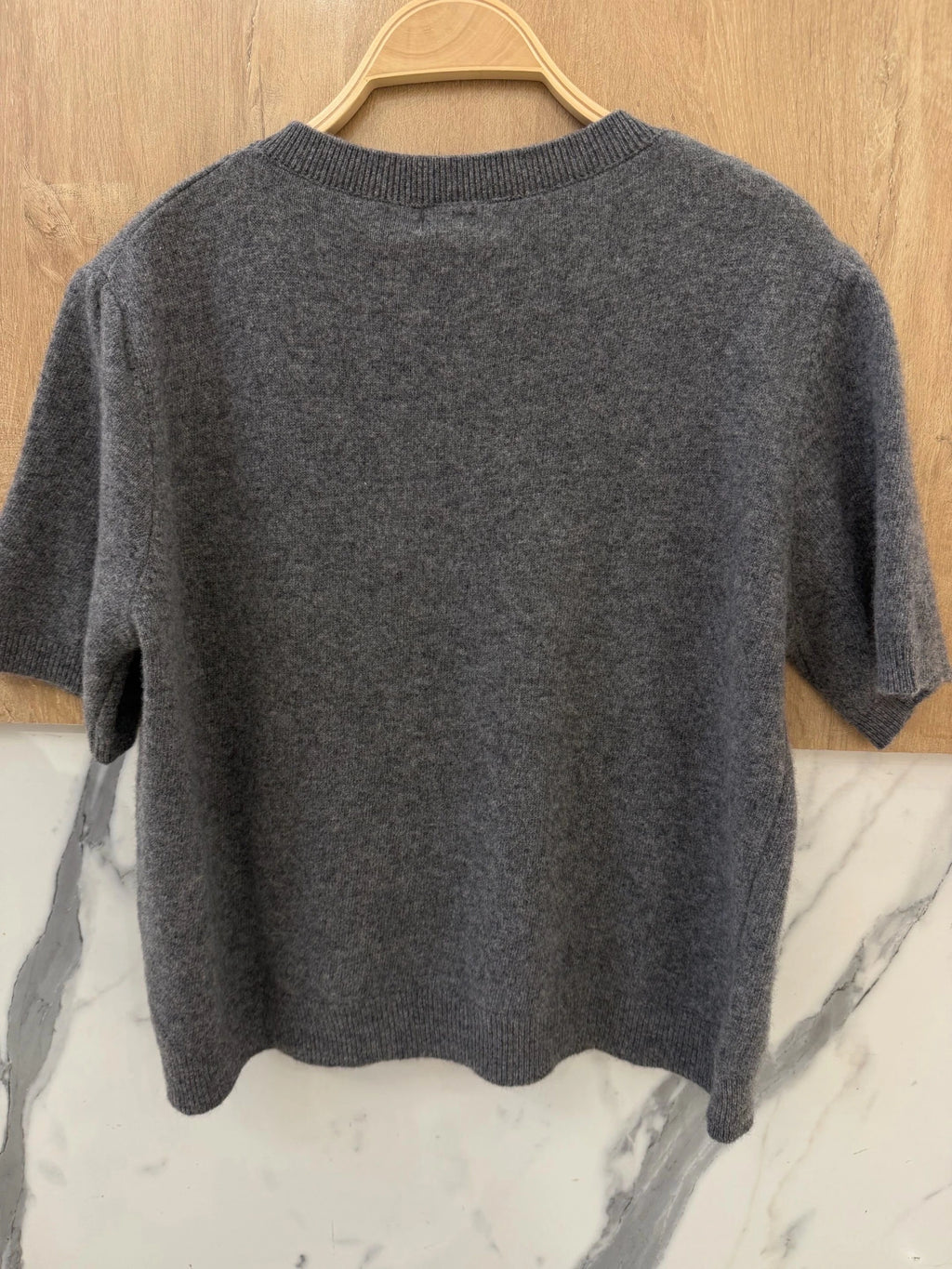 100% Wool Soft Knit Short-Sleeve Sweater – Dark Gray